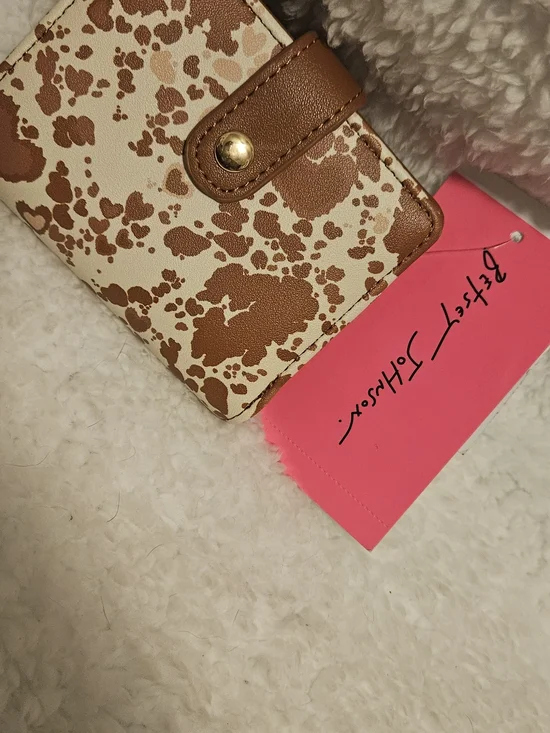 Betsey Johnson Brown & Cream Cowprint Snap Wallet - Picture 1 of 3